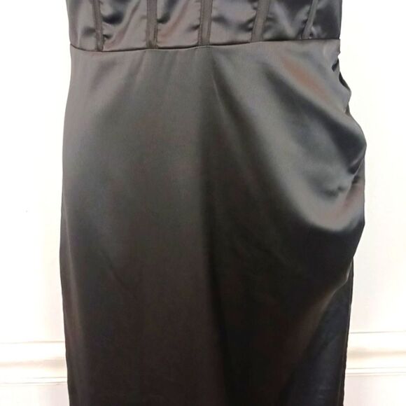 Pretty little thing black satin corset top low back maxi dress (10) Whimsigoth - Picture 5 of 13
